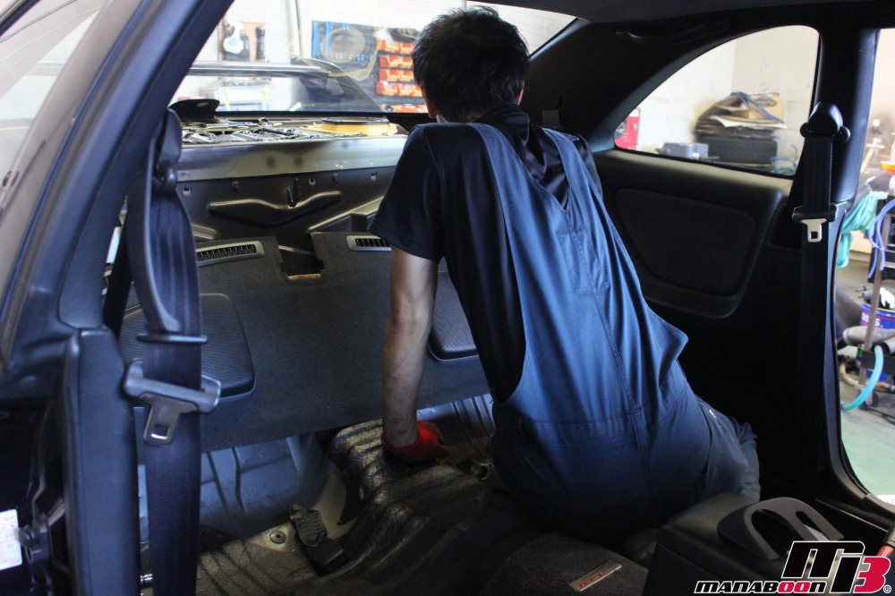 スカイラインGT-R車高調取付作業の画像