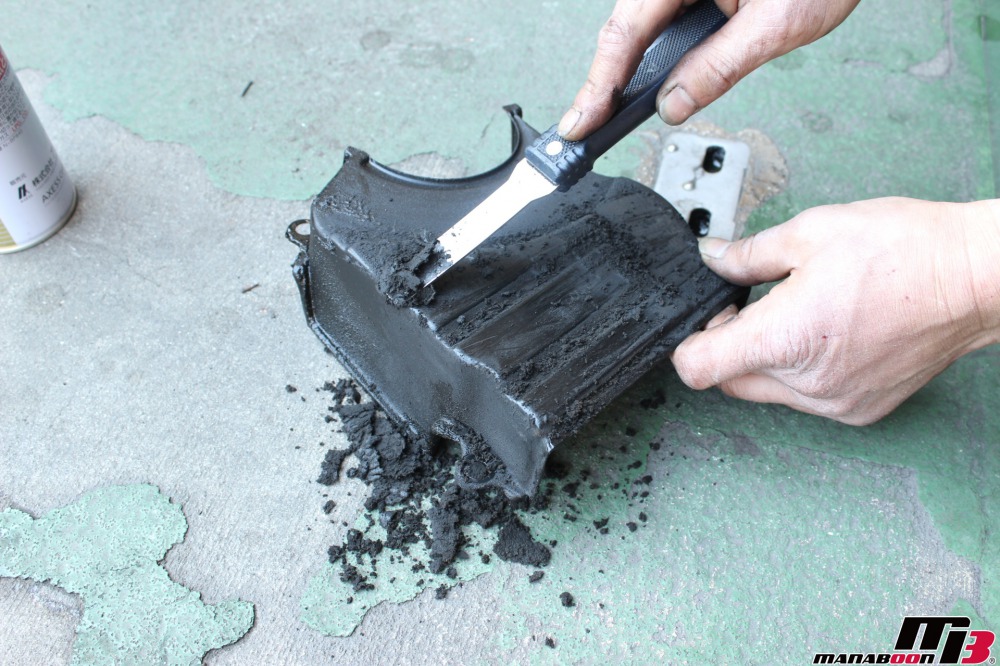 スカイラインGT-Rオイル漏れ修理作業の画像