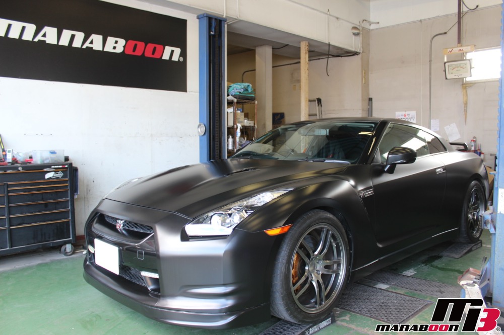 R35】GT-R エンジンオイルの交換です。 | メンテナンス | MANABOON